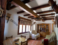 casa-rural-pernales-salon-2